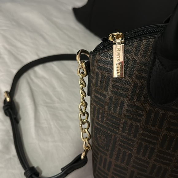 ANNE KLEIN | NWOT Dome Crossbody Satchel | Brown and Black with Lion Print - Picture 2 of 9